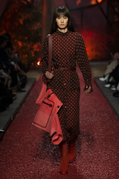 Look 30